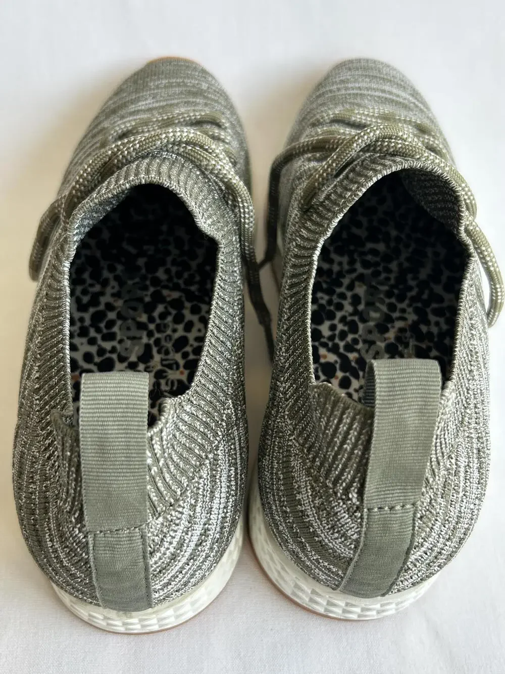 J/Slides Urban Sport Shoes Womens Size 7.5 Khaki 2 Tone Knit Sneakers Casual